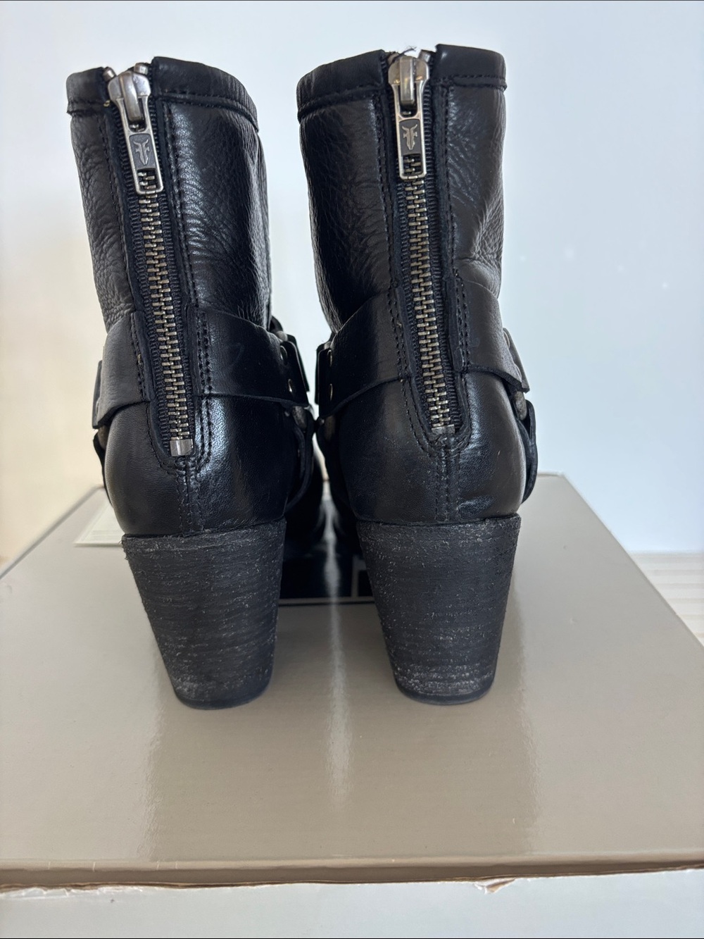Frye Black Leather Tabitha Harness Ankle Booties 9M - Picture 8 of 10